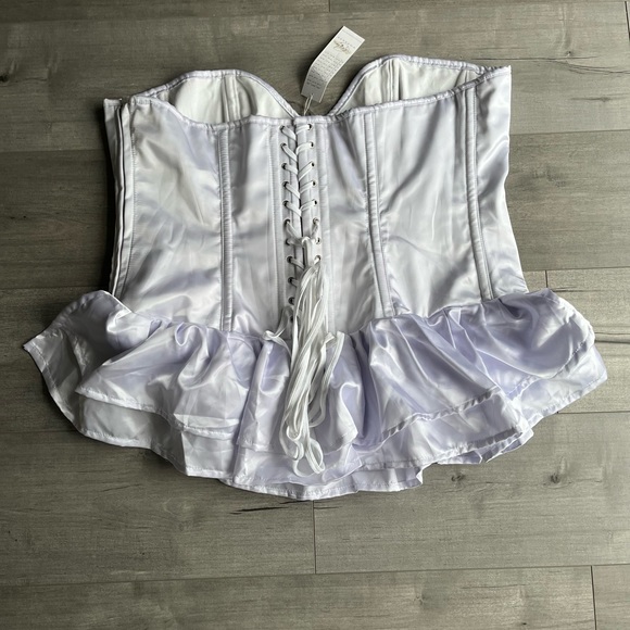 Daisy Corsets - Picture 3 of 12